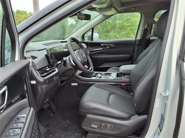 new 2025 Kia Carnival Hybrid car, priced at $53,735