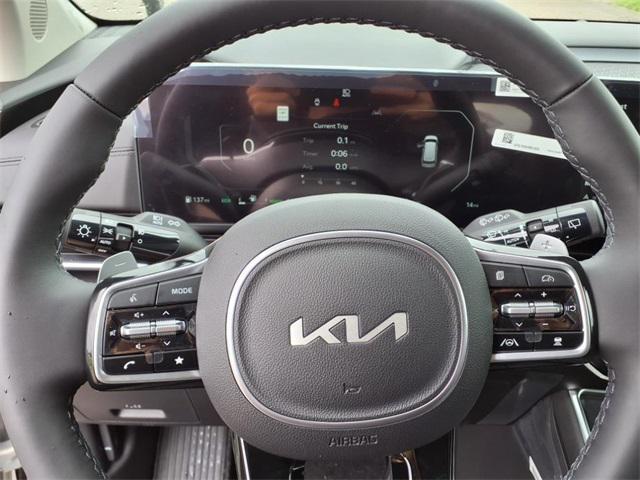 new 2025 Kia Carnival Hybrid car, priced at $53,735