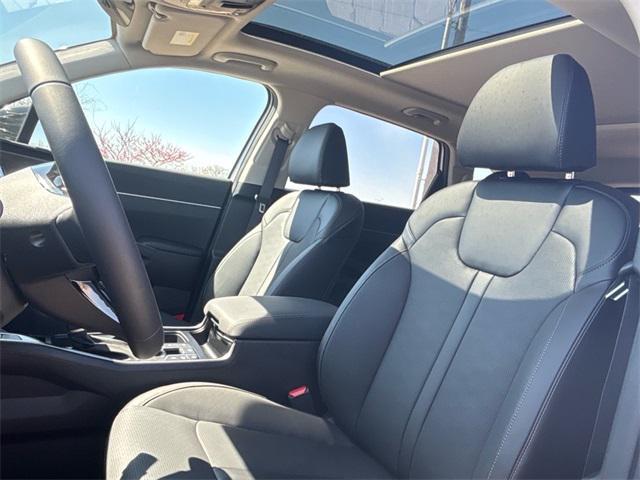 new 2025 Kia Sorento car, priced at $45,025