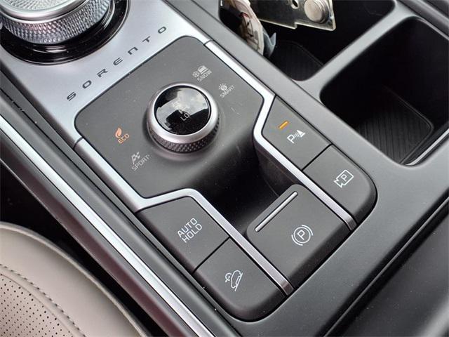 new 2025 Kia Sorento Hybrid car, priced at $40,690