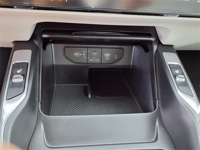 new 2025 Kia Sorento Hybrid car, priced at $40,690