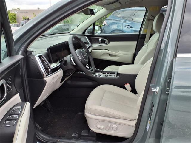 new 2025 Kia Sorento Hybrid car, priced at $40,690