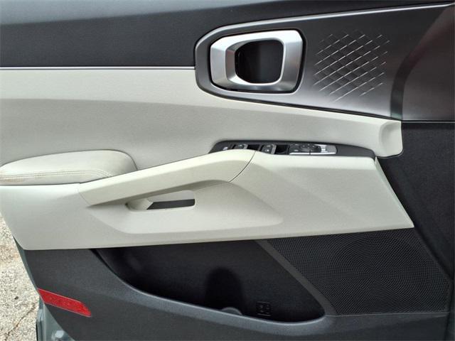 new 2025 Kia Sorento Hybrid car, priced at $40,690