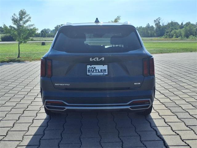 used 2023 Kia Sorento Hybrid car, priced at $30,137