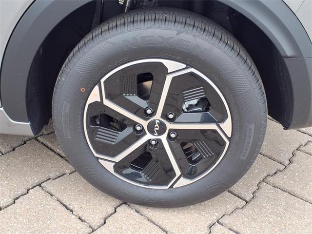 new 2025 Kia Niro car, priced at $30,765