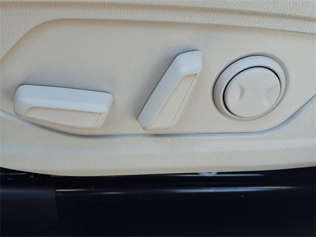 new 2025 Kia Sorento car, priced at $35,515