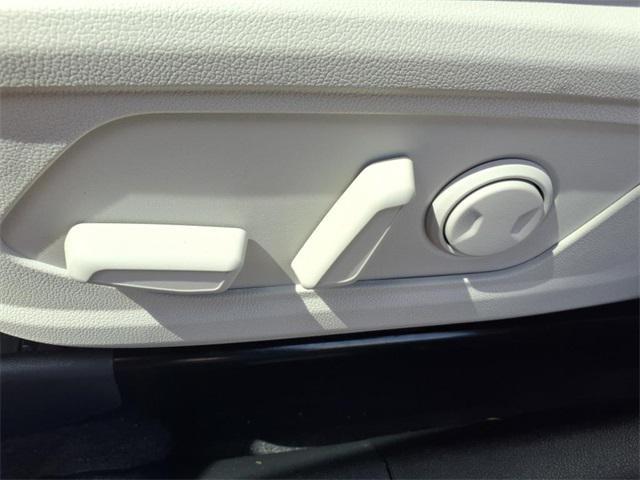 new 2025 Kia Sorento car, priced at $38,565