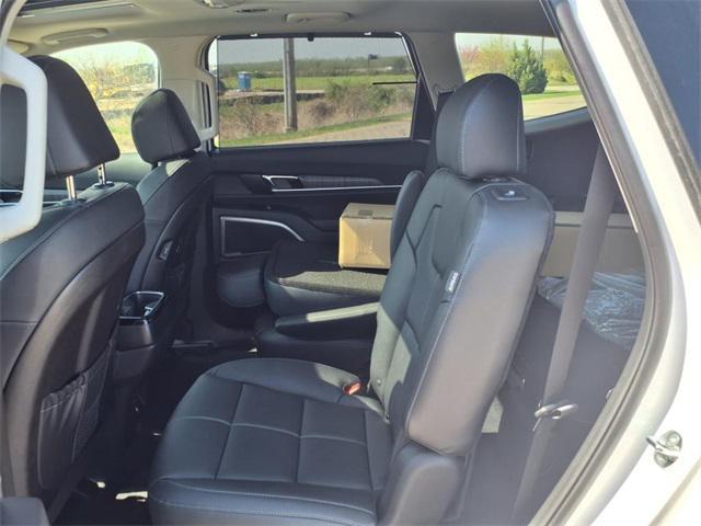 new 2025 Kia Telluride car, priced at $45,085
