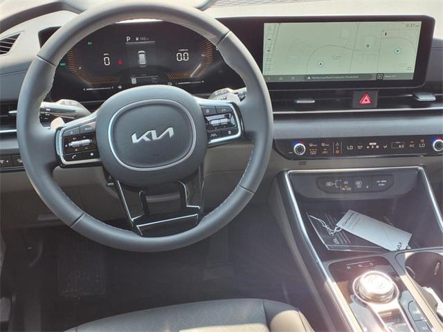 new 2025 Kia Carnival Hybrid car, priced at $43,670