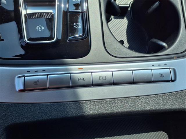 new 2025 Kia Carnival Hybrid car, priced at $43,670