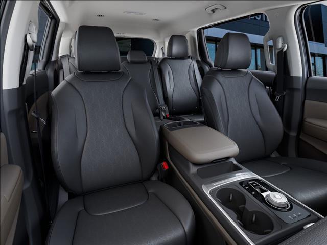 new 2025 Kia Carnival Hybrid car, priced at $43,670