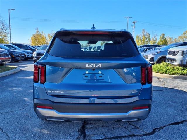 new 2025 Kia Sorento Hybrid car, priced at $36,840