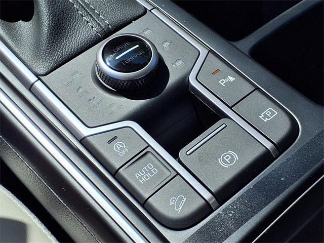 new 2026 Kia Sorento car, priced at $38,400