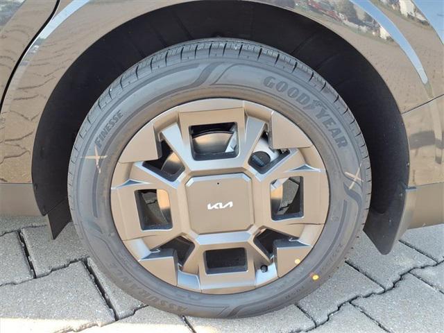 new 2026 Kia Carnival Hybrid car, priced at $48,065