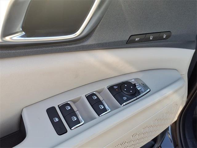 new 2026 Kia Carnival Hybrid car, priced at $48,065