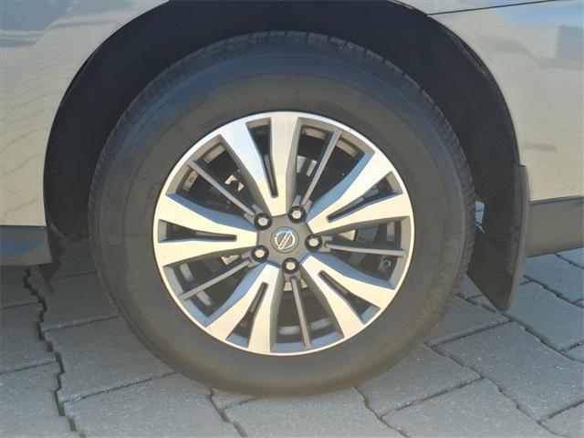 used 2017 Nissan Pathfinder car, priced at $13,833