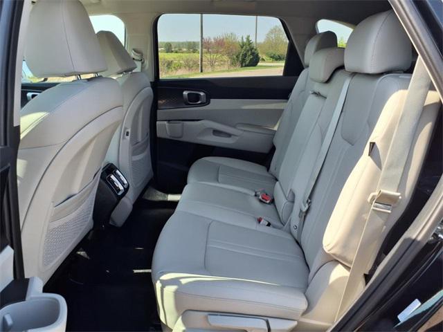 new 2025 Kia Sorento car, priced at $36,920