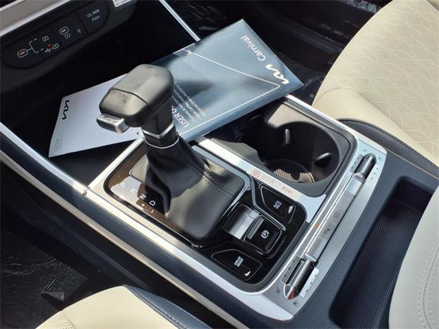 new 2025 Kia Carnival car, priced at $48,065
