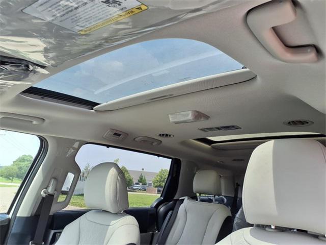 new 2025 Kia Carnival car, priced at $48,065