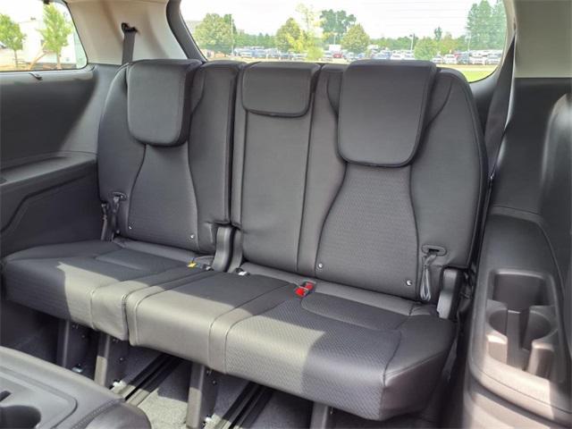 new 2025 Kia Carnival Hybrid car, priced at $54,540