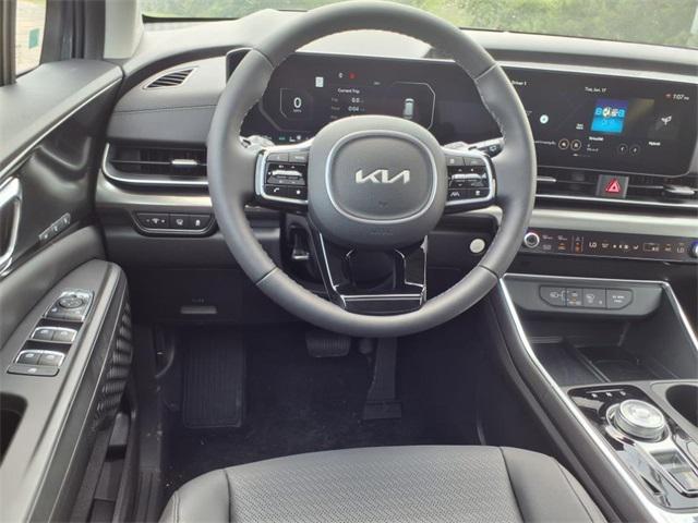 new 2025 Kia Carnival Hybrid car, priced at $54,540