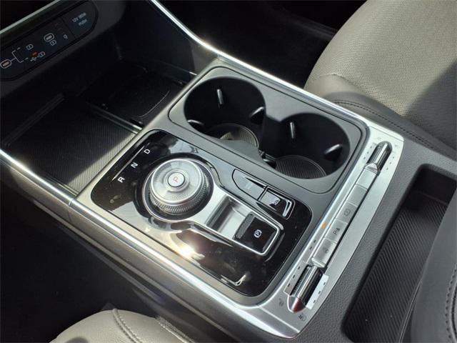 new 2025 Kia Carnival Hybrid car, priced at $54,540