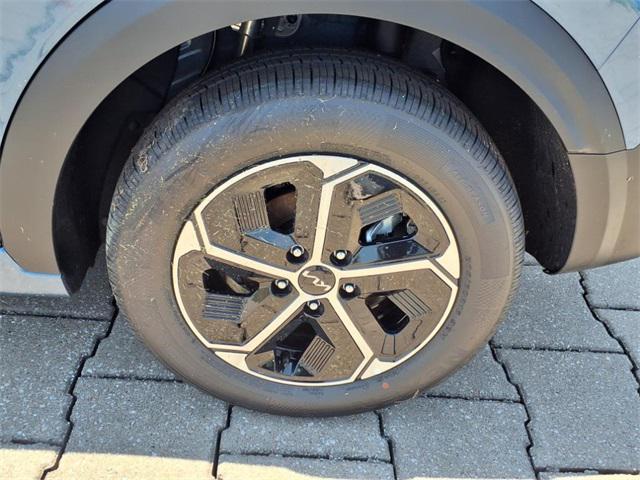 new 2025 Kia Niro car, priced at $30,935