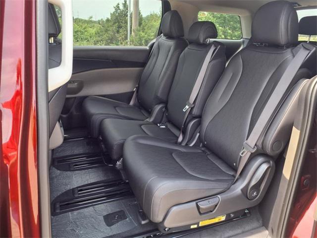 new 2025 Kia Carnival car, priced at $39,095