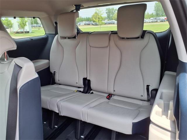 new 2025 Kia Carnival car, priced at $42,365