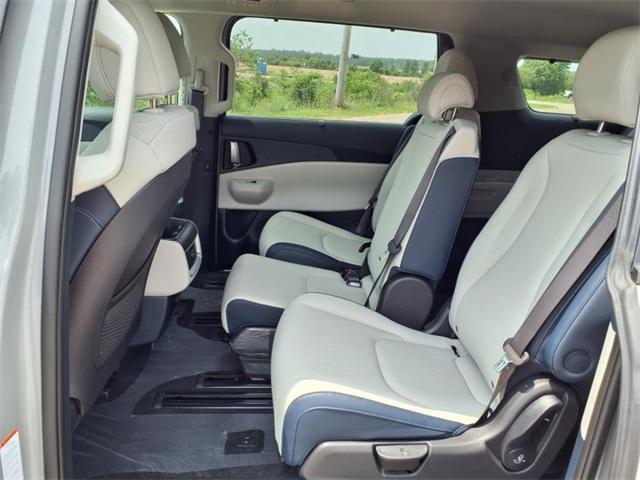 new 2025 Kia Carnival car, priced at $42,365