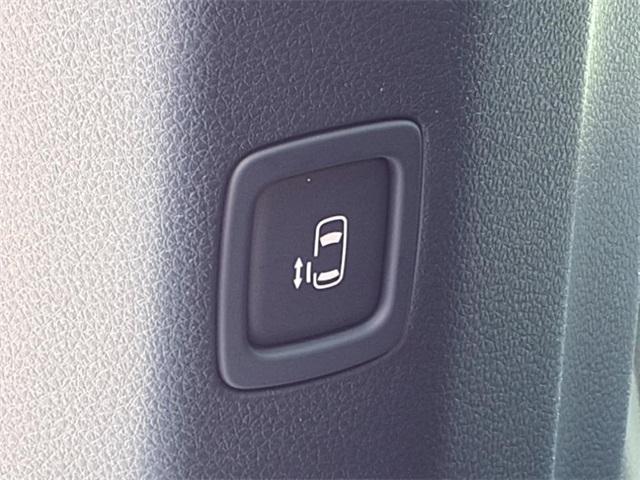 new 2025 Kia Carnival car, priced at $42,365