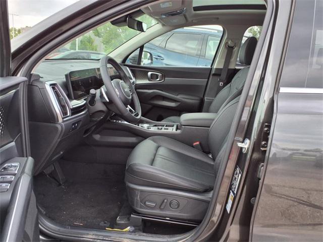 new 2025 Kia Sorento Hybrid car, priced at $42,120