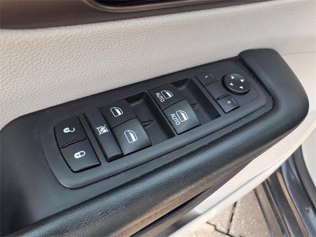 used 2019 Chrysler Pacifica car, priced at $20,633