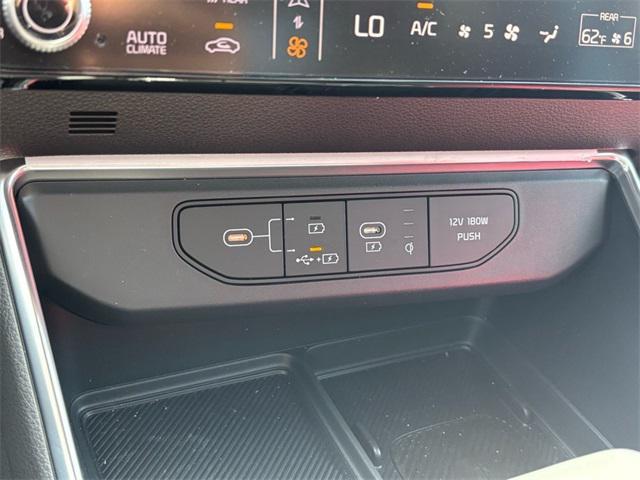 new 2025 Kia Carnival car