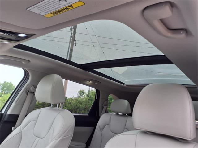 new 2025 Kia Sorento Hybrid car, priced at $42,560