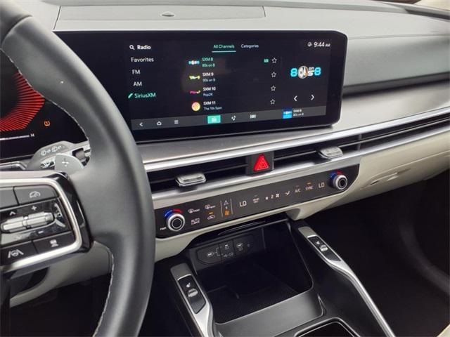 new 2025 Kia Sorento Hybrid car, priced at $42,560