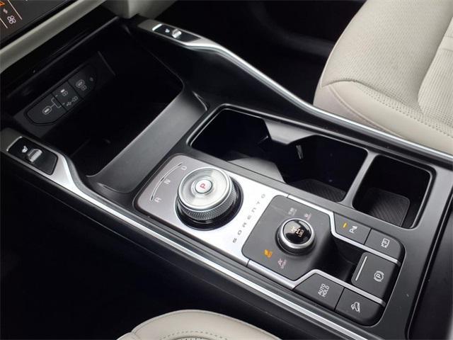 new 2025 Kia Sorento Hybrid car, priced at $42,560