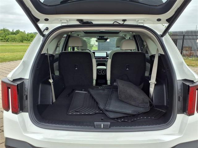 new 2025 Kia Sorento Hybrid car, priced at $42,560