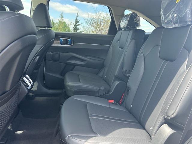 new 2025 Kia Sorento car, priced at $39,965