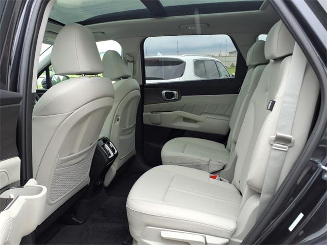 new 2025 Kia Sorento car, priced at $44,250