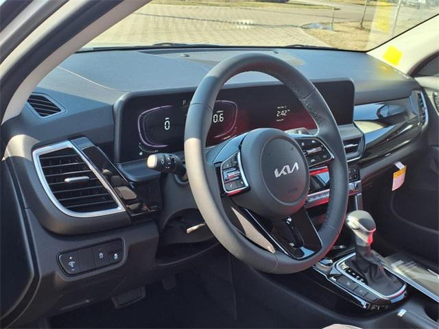 new 2025 Kia Seltos car, priced at $28,105