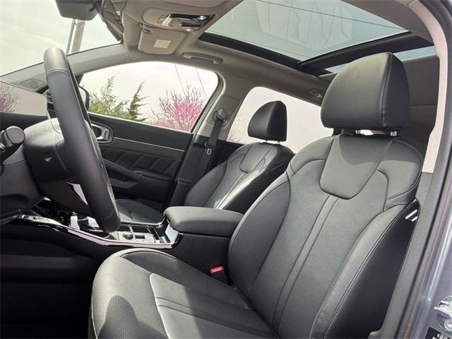 new 2025 Kia Sorento car, priced at $44,355