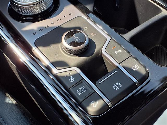 new 2025 Kia Sorento Hybrid car, priced at $46,855