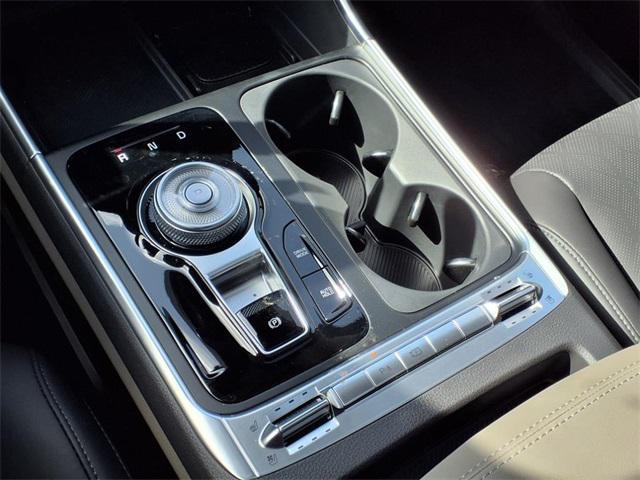 new 2025 Kia Carnival Hybrid car, priced at $48,900