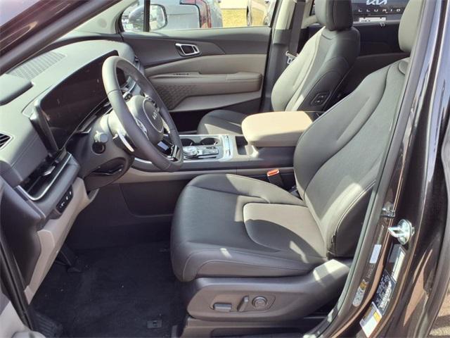 new 2025 Kia Carnival Hybrid car, priced at $48,900