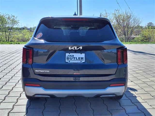 new 2025 Kia Sorento car, priced at $32,390