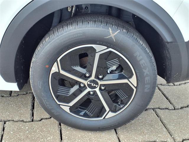 new 2025 Kia Niro car, priced at $31,140