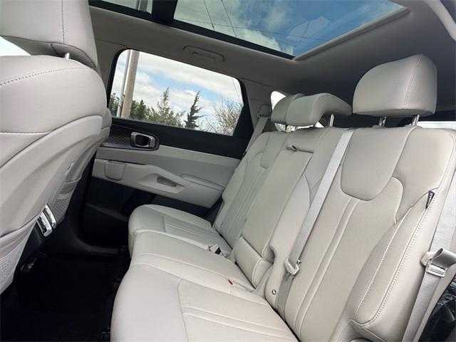new 2025 Kia Sorento car, priced at $36,700