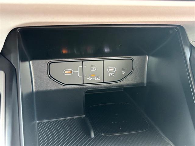 new 2025 Kia Sorento car, priced at $36,700