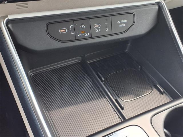 new 2025 Kia Carnival Hybrid car, priced at $44,290